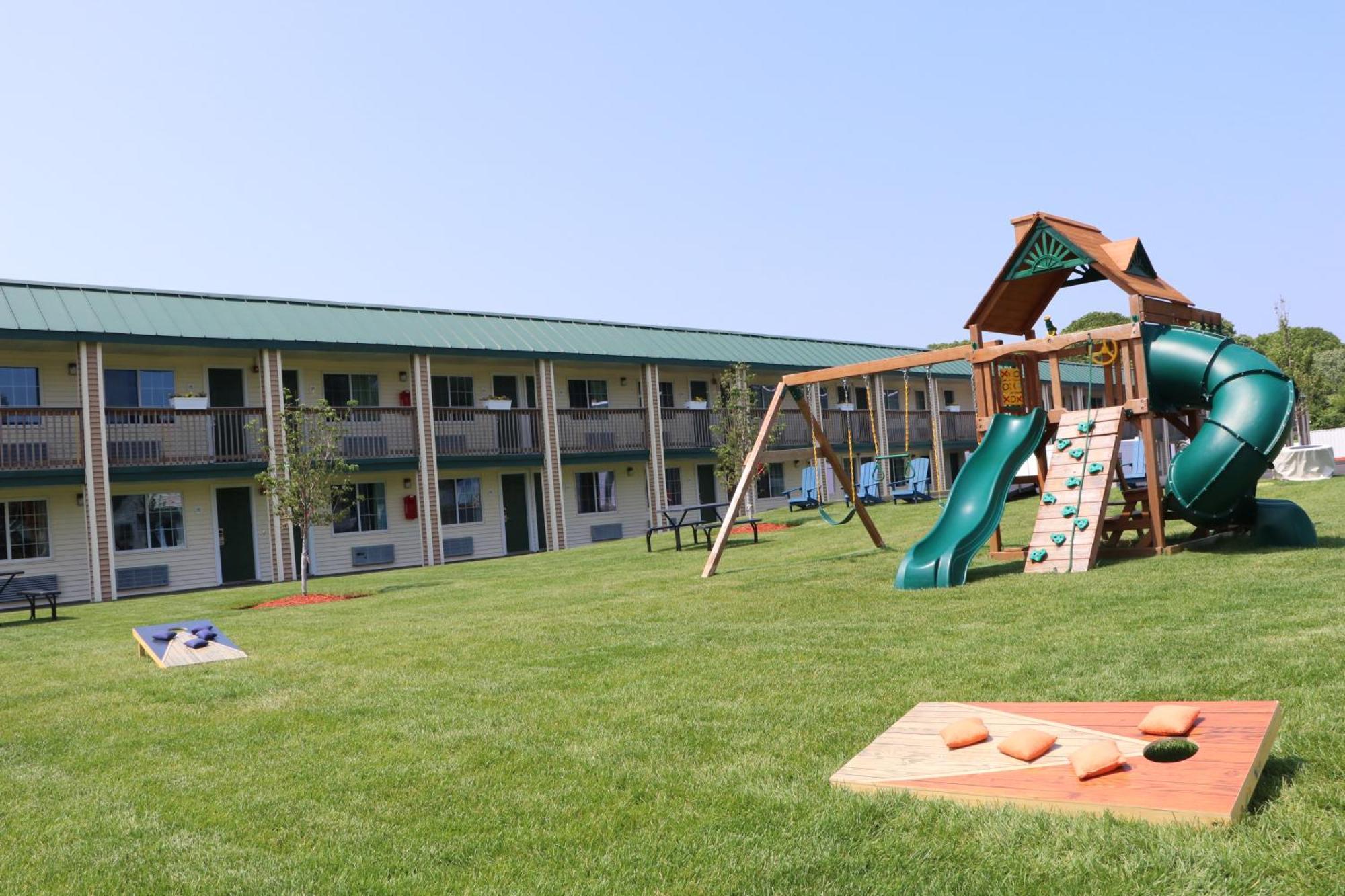 Sunbird Cape Cod Resort Уэст-Ярмут Экстерьер фото